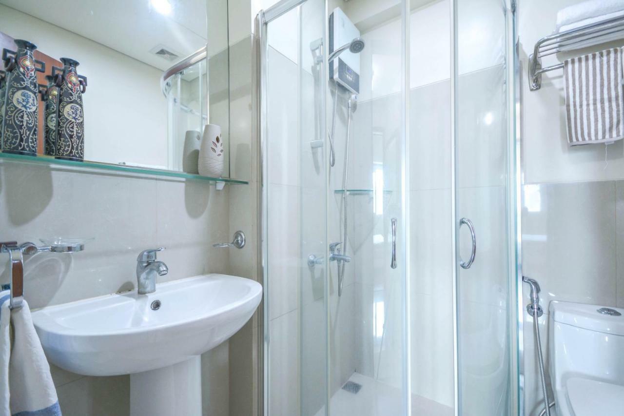Amora Suites At The Beacon Makati Manila Bagian luar foto