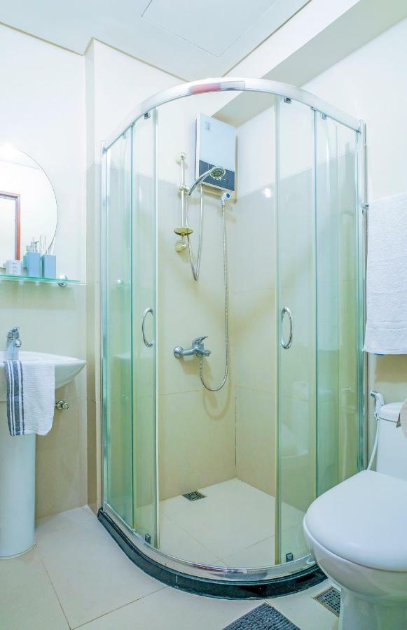 Amora Suites At The Beacon Makati Manila Bagian luar foto